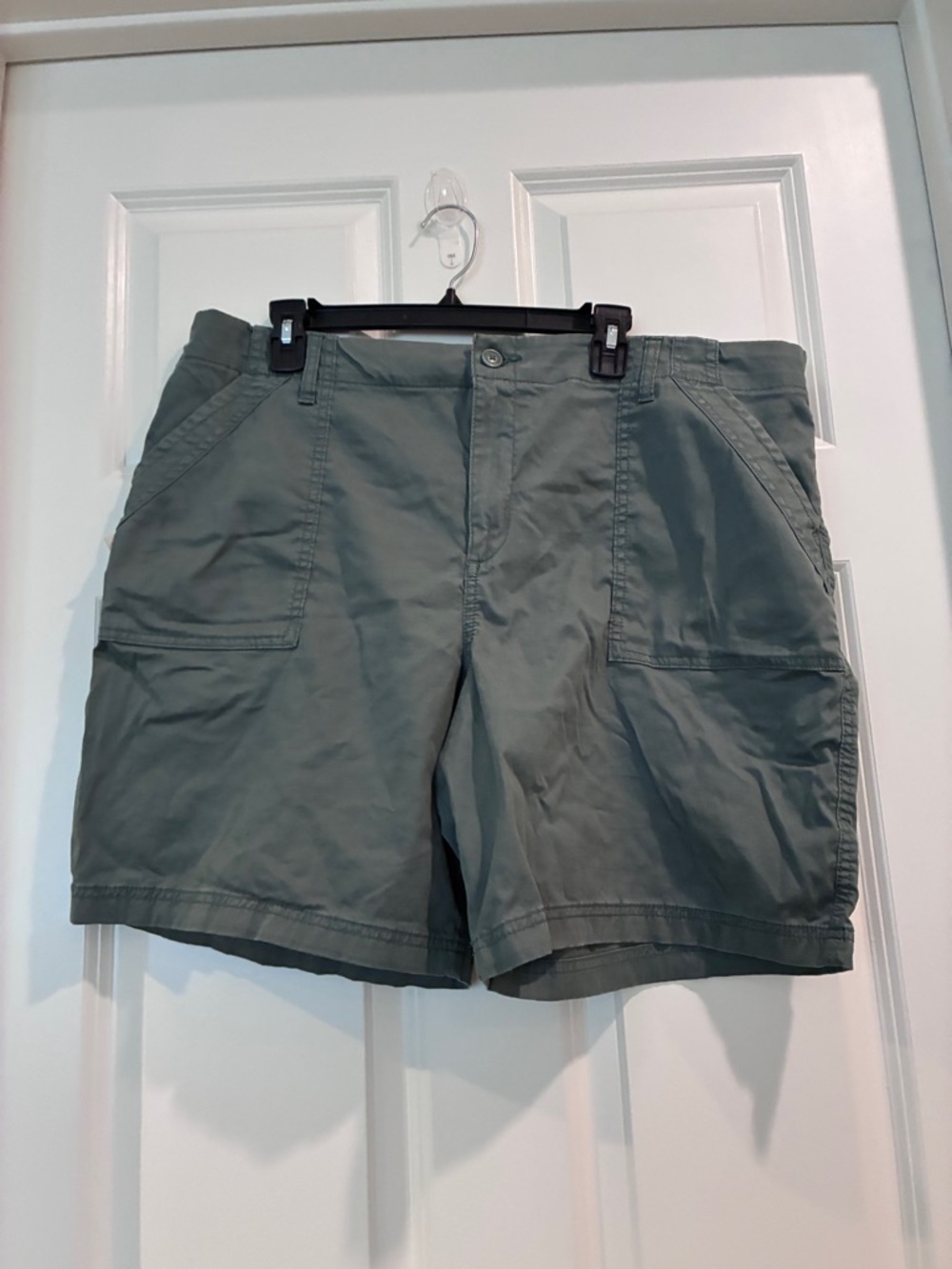 Magellan Outdoors Olive Green Cargo Shorts